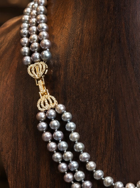 Peacock Grey Sea Pearl Necklace, 8 mm, 22 inches — Clasp And Pearl Texture Detail