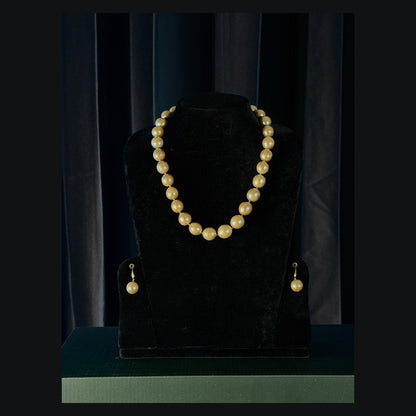 Golden Rare Sea Pearl Necklace with matching earrings, Manci Prestige Collection, view 2