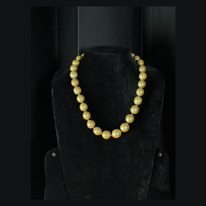 Golden Rare Sea Pearl Necklace with matching earrings, Manci Prestige Collection, view 3