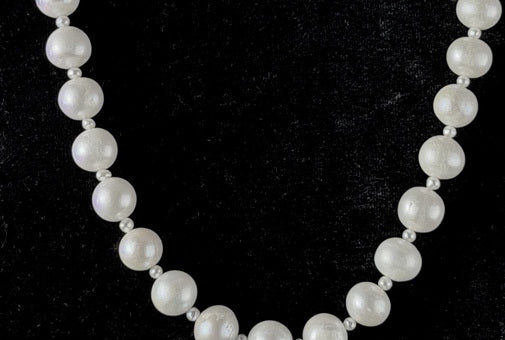 White Sea Pearl Necklace — 18 inches, lower curve detail