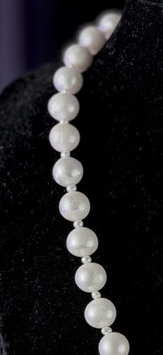 White Sea Pearl Necklace — 18 inches, left strand pearl texture